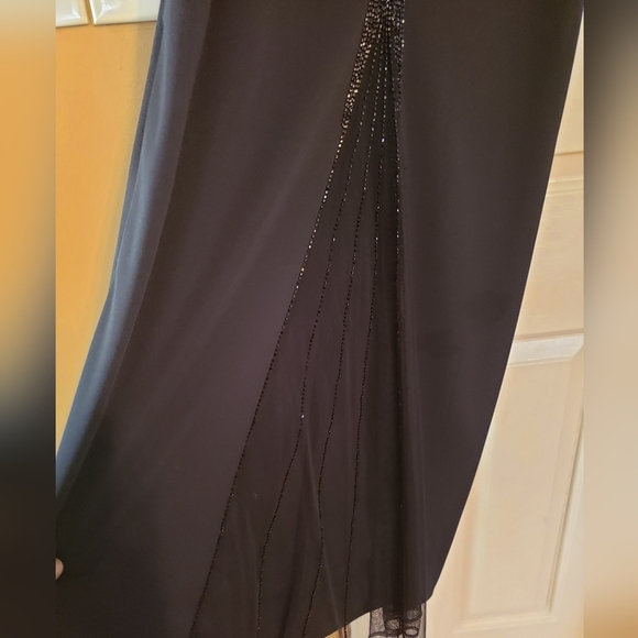 Ladies formal dress - Picture 7 of 11